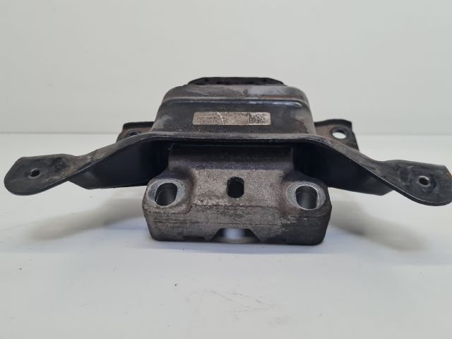 bontott VW GOLF VII Váltó Tartó Bak (Pozíciófüggetlen)