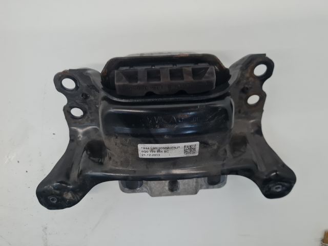 bontott VW GOLF VII Váltó Tartó Bak (Pozíciófüggetlen)