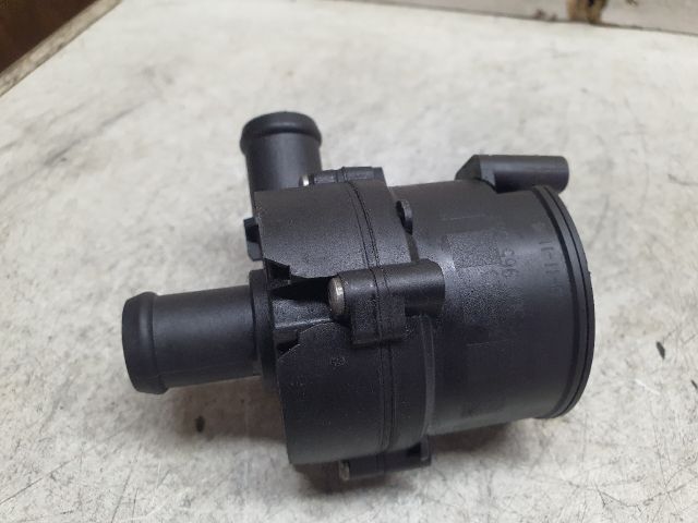 bontott VW GOLF VII Vízpumpa