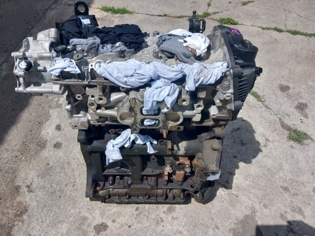 bontott VW GOLF VII Motor (Fűzött blokk hengerfejjel)