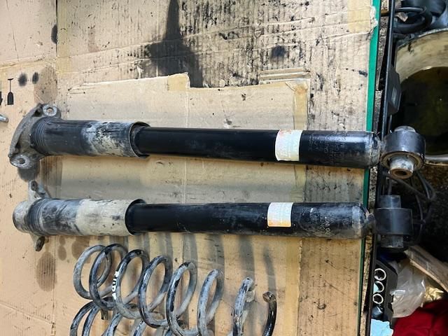 bontott VW GOLF VII Bal hátsó Lengéscsillapító