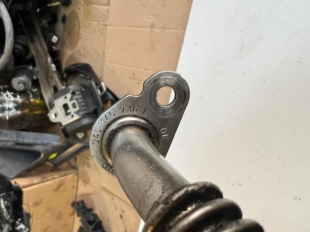 bontott VW GOLF VII EGR Hűtő Cső