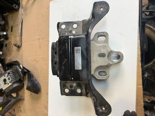 bontott VW GOLF VII Első Motorfelfüggesztés