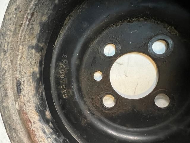 bontott VW GOLF VII Főtengely Szíjtárcsa