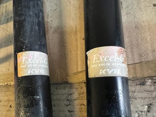 bontott VW GOLF VII Jobb hátsó Lengéscsillapító