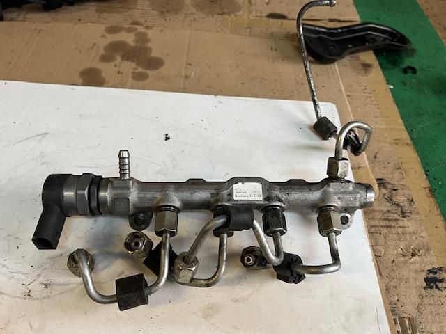 bontott VW GOLF VII Közösnyomócső