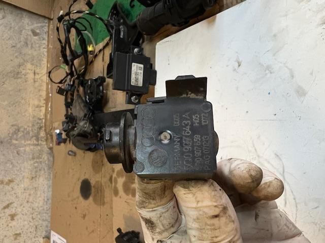 bontott VW GOLF VII Levegő Jeladó