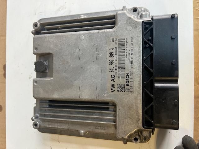 bontott VW GOLF VII Motorvezérlő