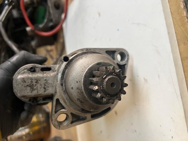 bontott VW GOLF VII Önindító