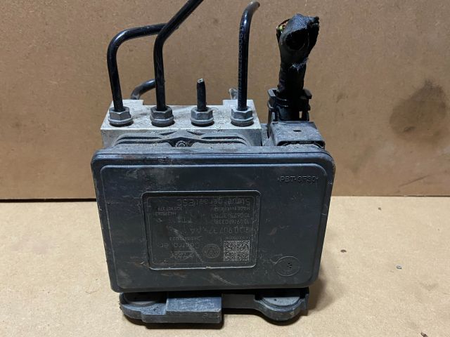 bontott VW GOLF VII ABS Kocka