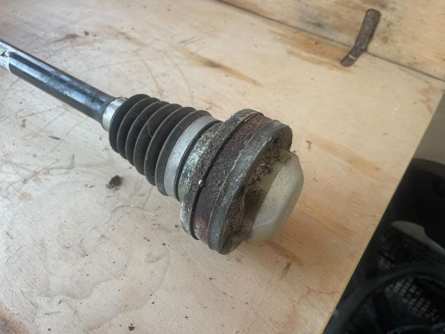 bontott VW GOLF VII Jobb Féltengely