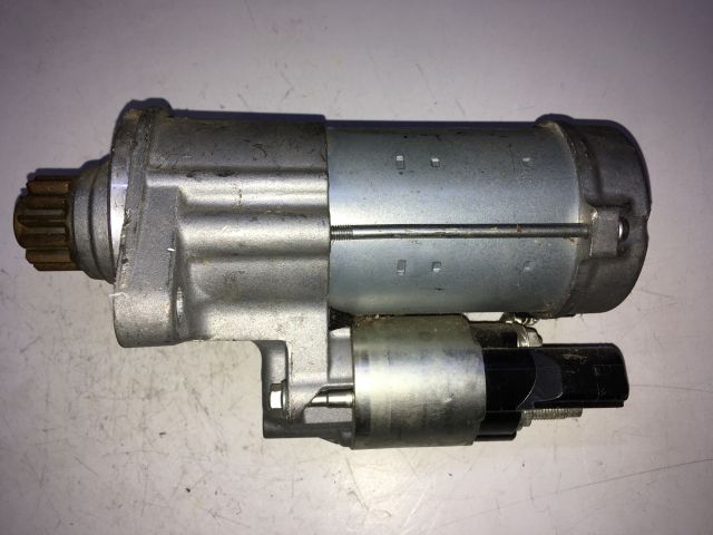 bontott VW GOLF VII Önindító