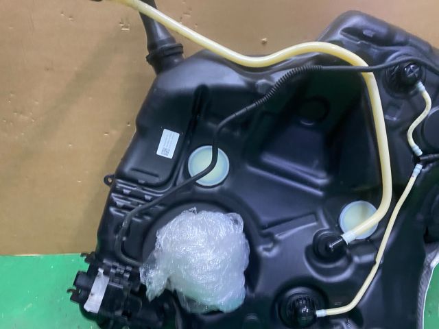 bontott VW GOLF VII Tank