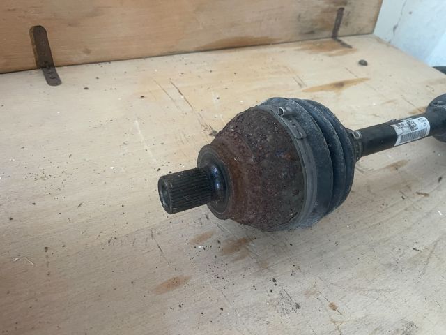 bontott VW GOLF VII Bal Féltengely