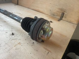 bontott VW GOLF VII Bal hátsó Féltengely