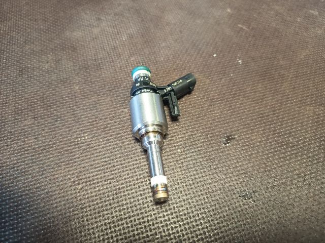 bontott VW GOLF VII Porlasztó (1 db)