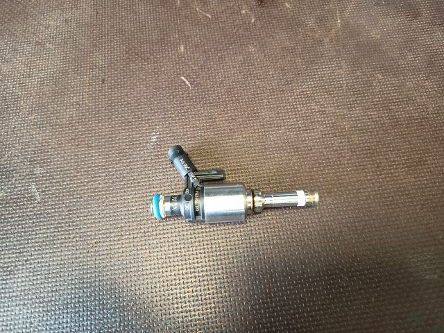 bontott VW GOLF VII Porlasztó (1 db)