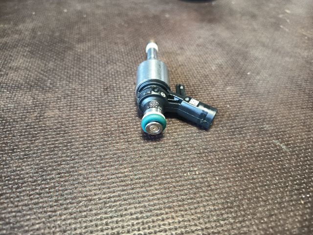 bontott VW GOLF VII Porlasztó (1 db)