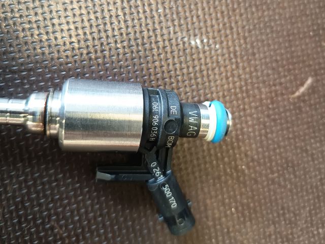 bontott VW GOLF VII Porlasztó (1 db)