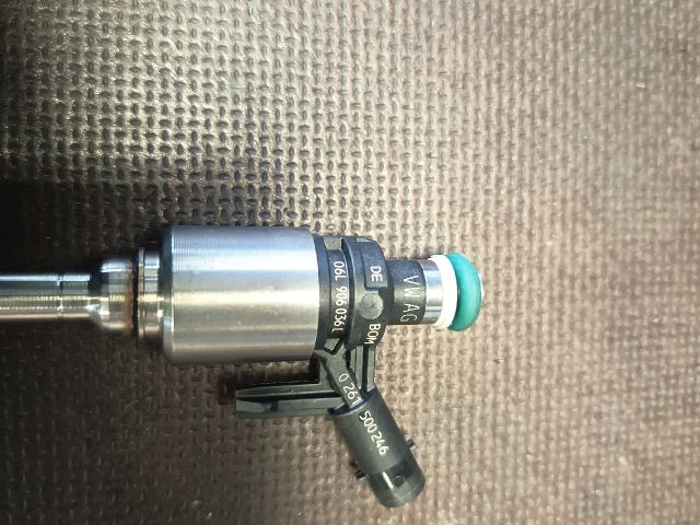 bontott VW GOLF VII Porlasztó (1 db)