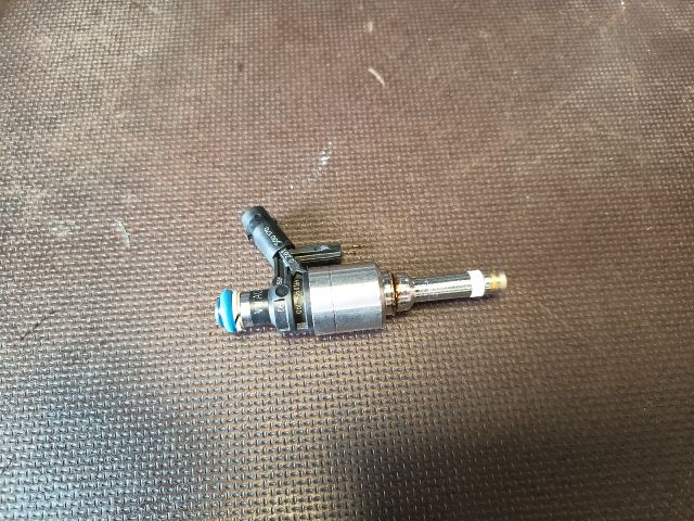 bontott VW GOLF VII Porlasztó (1 db)