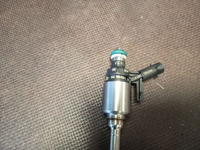 bontott VW GOLF VII Porlasztó (1 db)