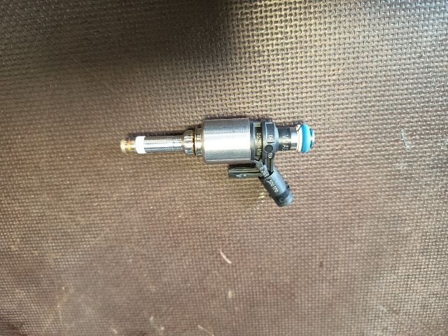 bontott VW GOLF VII Porlasztó (1 db)