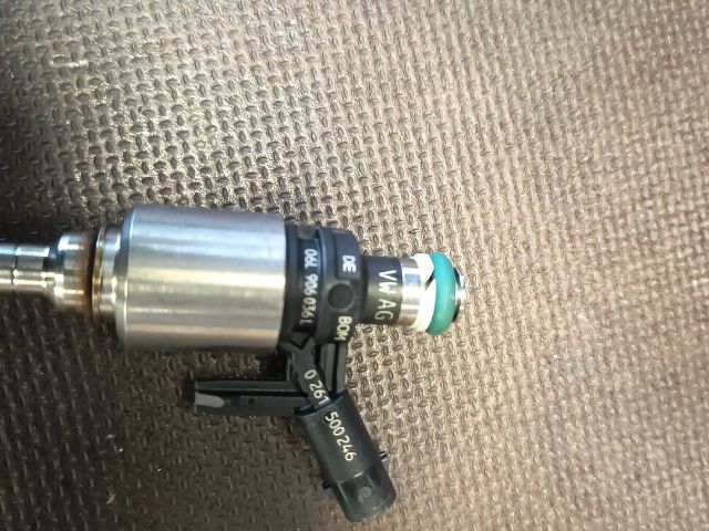 bontott VW GOLF VII Porlasztó (1 db)