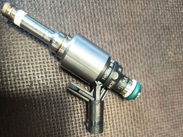 bontott VW GOLF VII Porlasztó (1 db)