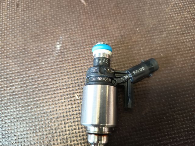 bontott VW GOLF VII Porlasztó (1 db)