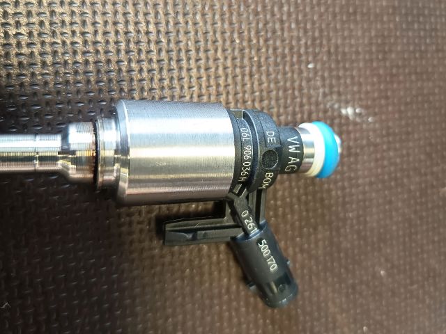 bontott VW GOLF VII Porlasztó (1 db)