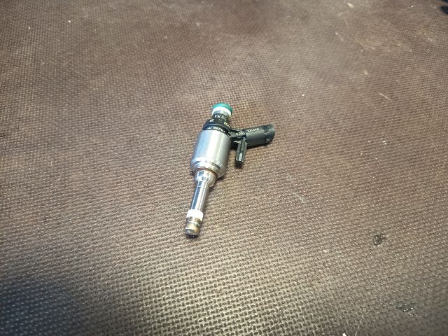 bontott VW GOLF VII Porlasztó (1 db)