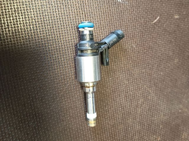 bontott VW GOLF VII Porlasztó (1 db)