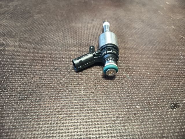 bontott VW GOLF VII Porlasztó (1 db)