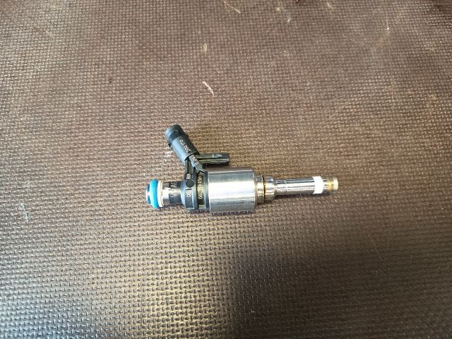 bontott VW GOLF VII Porlasztó (1 db)