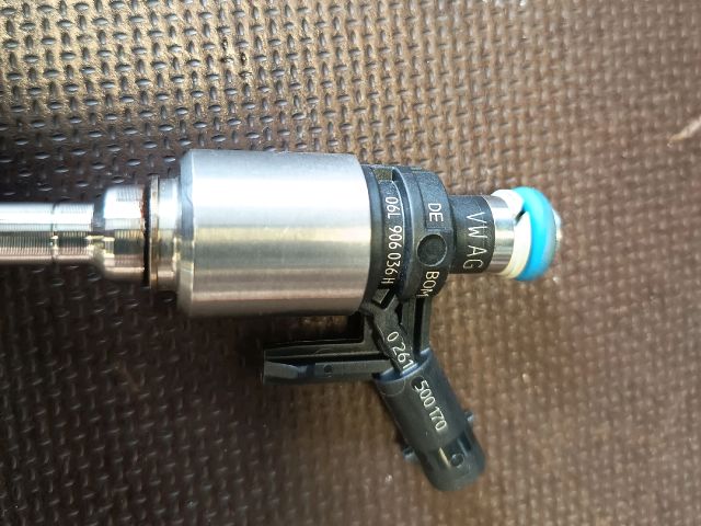 bontott VW GOLF VII Porlasztó (1 db)