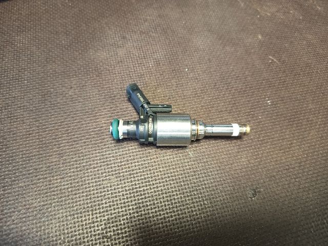 bontott VW GOLF VII Porlasztó (1 db)