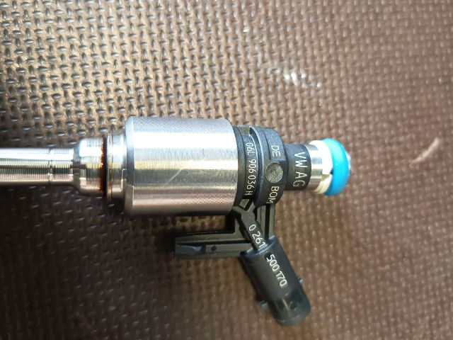 bontott VW GOLF VII Porlasztó (1 db)