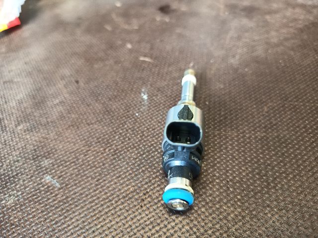 bontott VW GOLF VII Porlasztó (1 db)