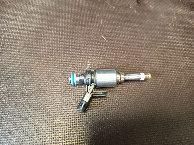 bontott VW GOLF VII Porlasztó (1 db)