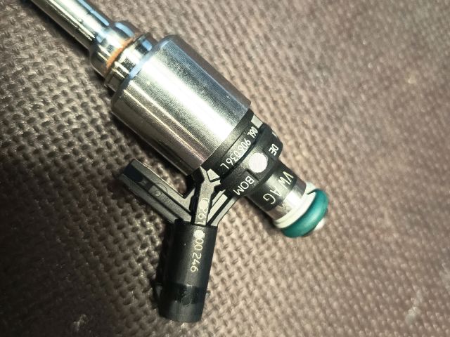 bontott VW GOLF VII Porlasztó (1 db)