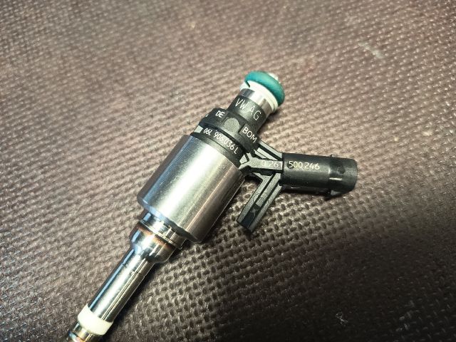 bontott VW GOLF VII Porlasztó (1 db)