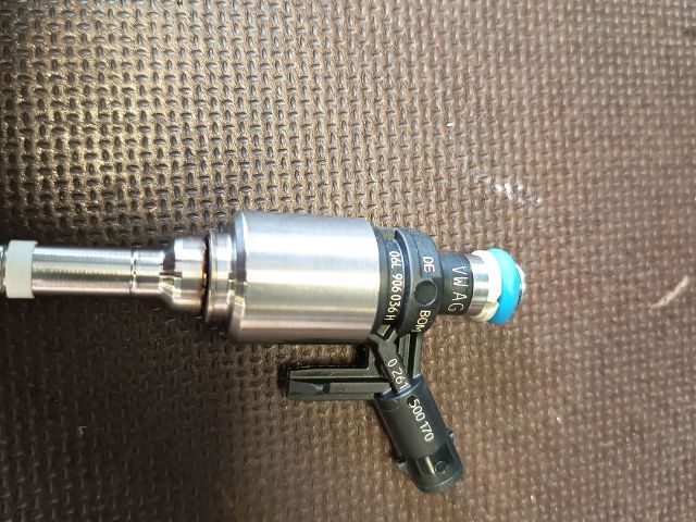 bontott VW GOLF VII Porlasztó (1 db)