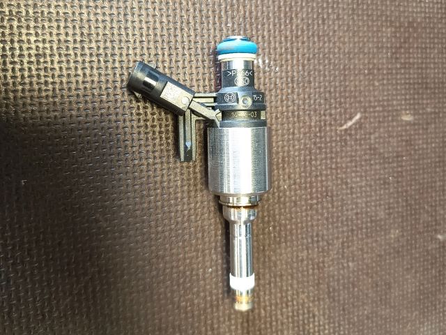 bontott VW GOLF VII Porlasztó (1 db)