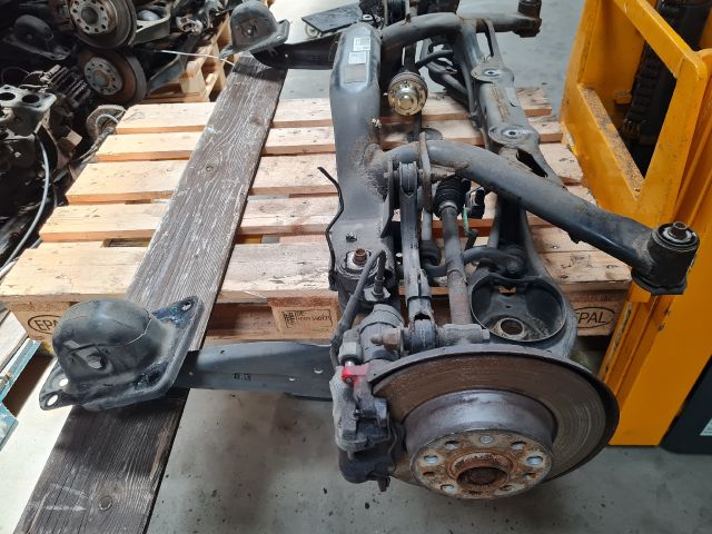 bontott VW GOLF VII Hátsó Híd (Tárcsafékes)