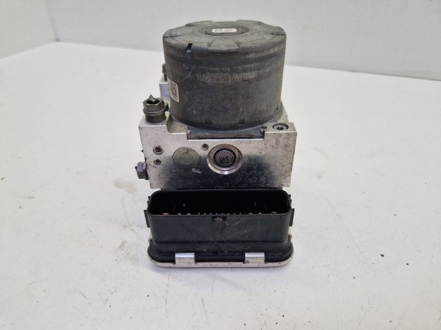 bontott VW GOLF VII ABS Kocka