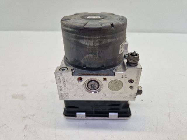 bontott VW GOLF VII ABS Kocka