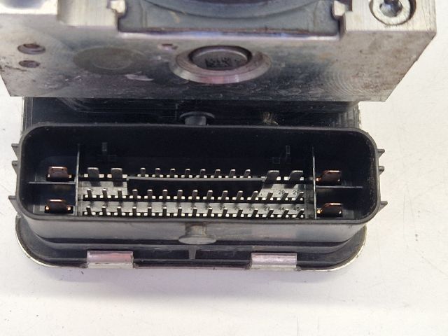 bontott VW GOLF VII ABS Kocka