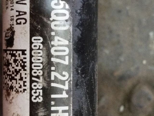 bontott VW GOLF VII Bal Féltengely