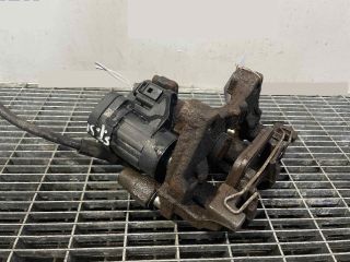 bontott VW GOLF VII Bal hátsó Féknyereg Munkahengerrel